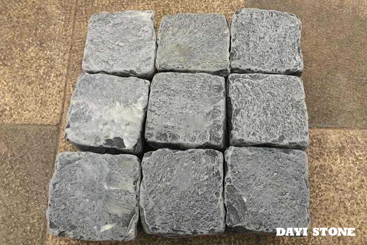 Cubes ZP Black Basalt All sides natural split and Tumbled 10x10x10cm